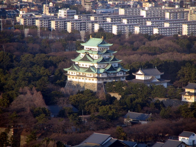 Nagoya_castle_from_Midland_Square